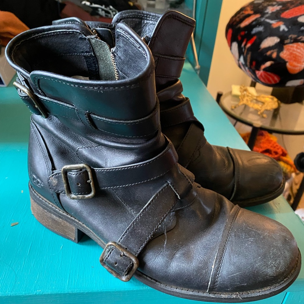 Ugg Finney motorcycle style buckle boots!